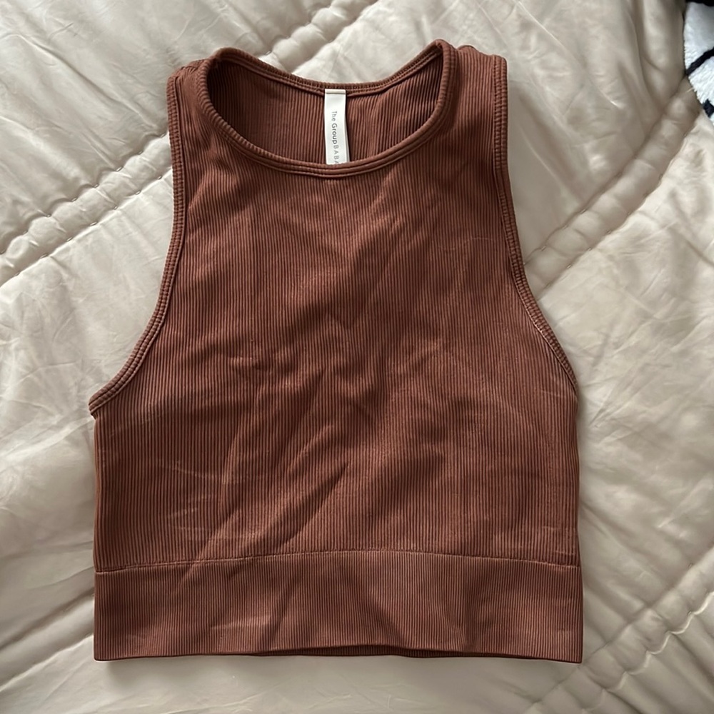 Aritzia The group Babaton sculpt top